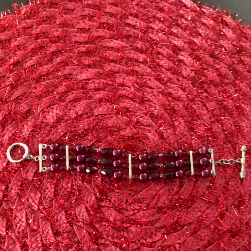 Red Bracket
